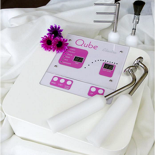 キューブエレクトロ(トーニング(低周波)美顔機)